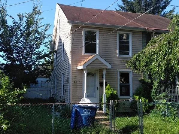 834 W 2nd St, Florence, NJ 08518