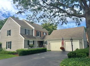 330 Sedgewick Ct, Crystal Lake, IL 60012