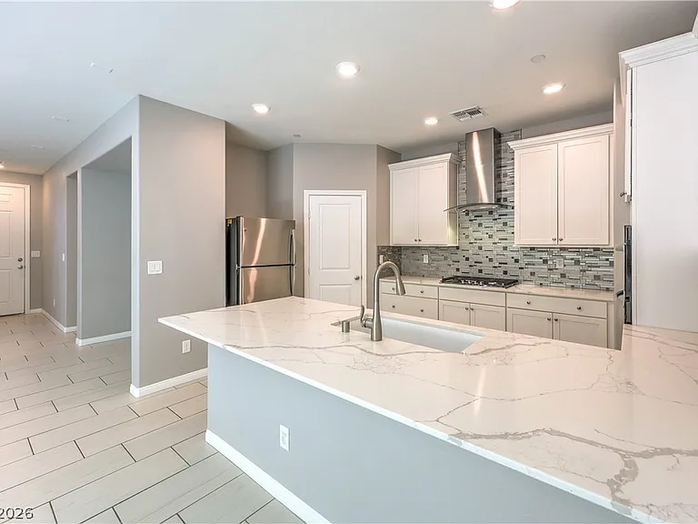 2508 Valdanos Pl — Photo 10