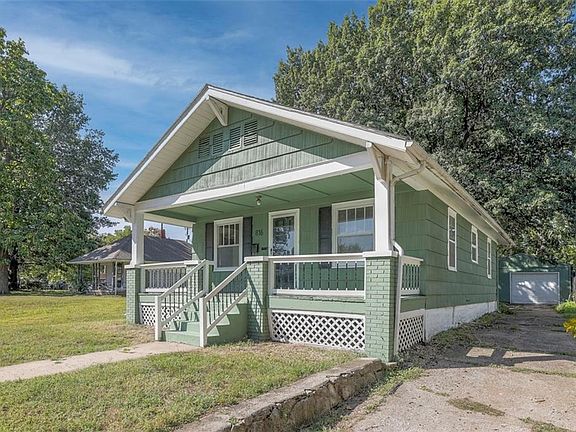 3rd image of 816 S Ash Ave