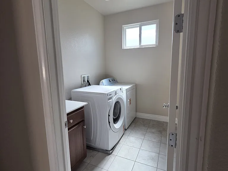 2347 Carbondale Way — Photo 17