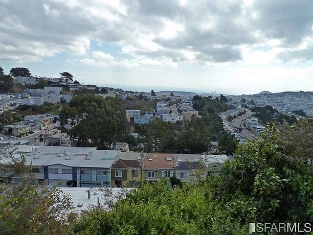 1st image of 347 Los Palmos Dr