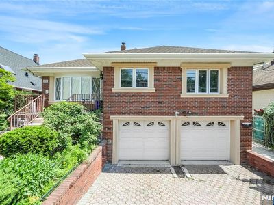 699 Elm Ave, Ridgefield, NJ, 07657