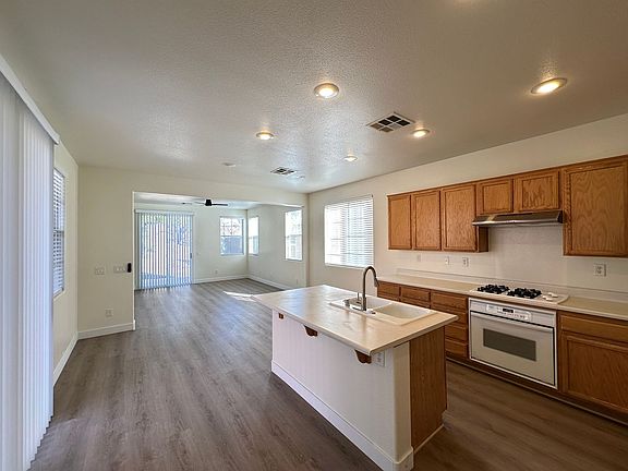 4th image of 10336 Bayhead Beach Ave