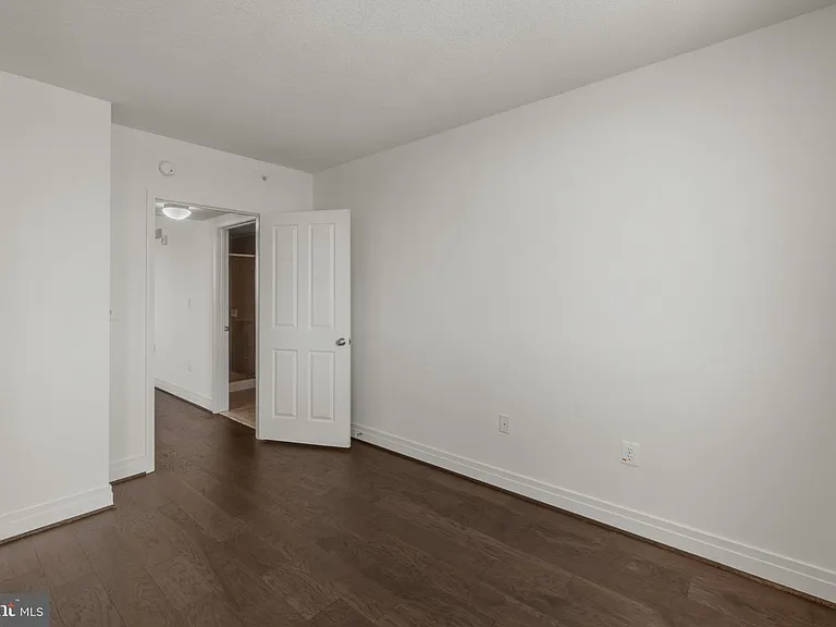 414 Water St #1812 — Photo 16
