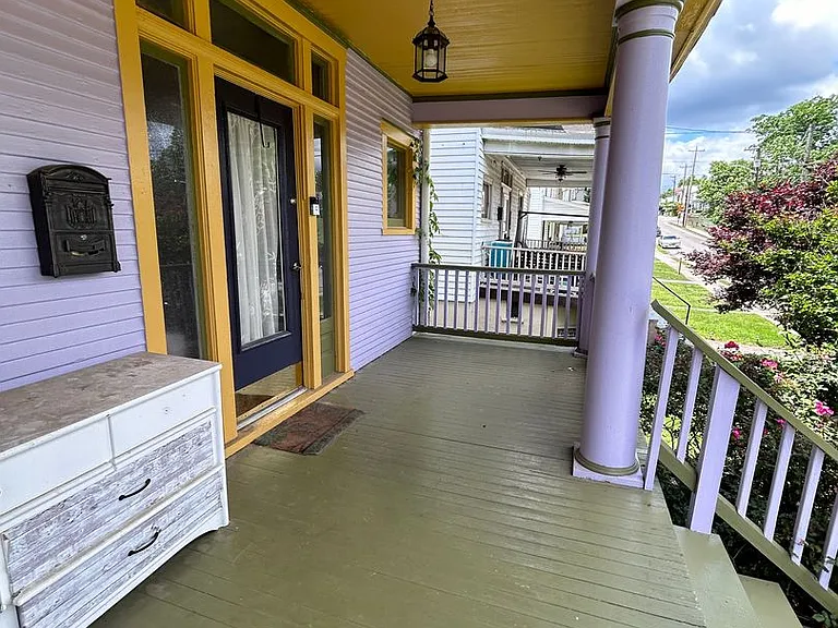 612 Marshall Ave SW — Photo 2