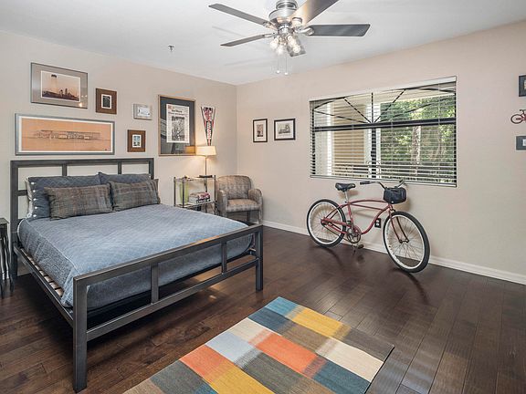 3rd image of 5104 N 32nd St Unit 222