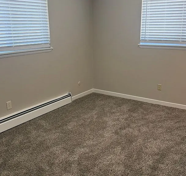 547 Greenwood Dr — Photo 9