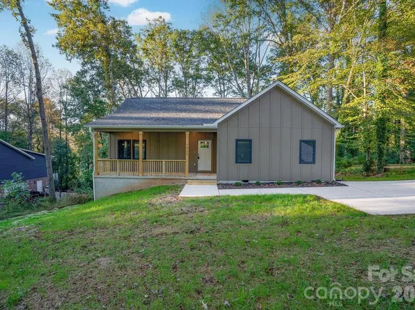 1520 Holly Ct NW, Lenoir, NC 28645