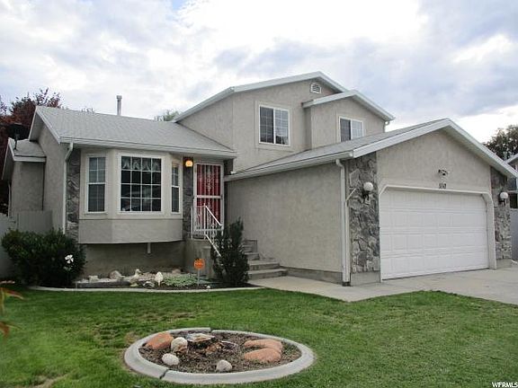 2nd image of 550 E Water Lily Dr