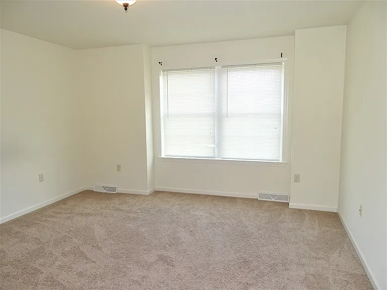 247 Limestone Dr — Photo 10