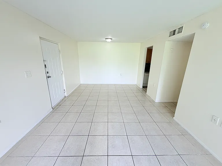 1101 N Benoist Farms Rd #106 — Photo 3