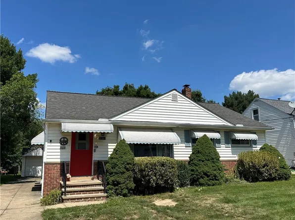 9513 Alexander Rd, Garfield Heights, OH 44125