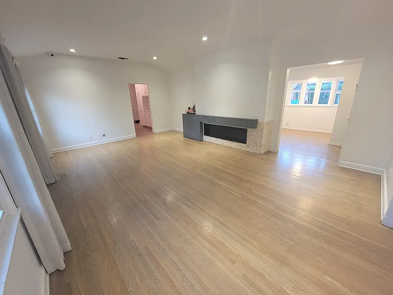 12364 Emelita St — Photo 5