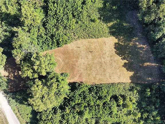 5th image of W Tanyard Hollow Rd