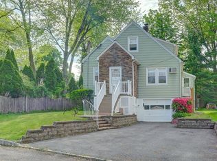 1 Westview Ave, Roseland, NJ 07068