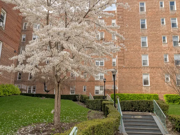 5645 Netherland Avenue image 13 of 17