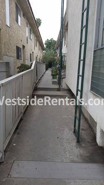 2nd image of 121 S Chester Ave APT 11