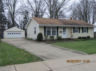 97 Pinehurst Rd, Munroe Falls, OH 44262