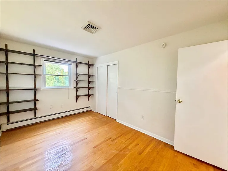 1160 Brentwood Ave — Photo 24