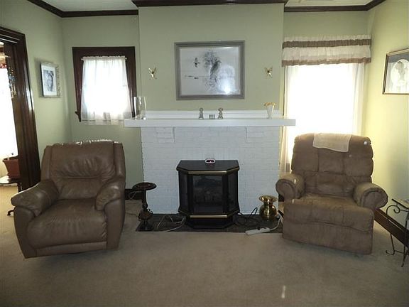 4th image of 2077 W Main St