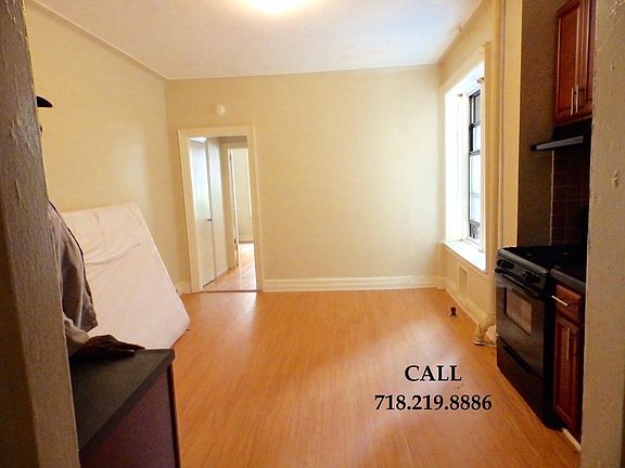 3rd image of 535 E 21st St Lbby 2