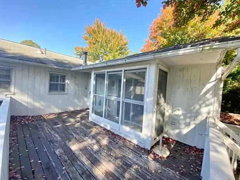 8 Greenwood Ave — Photo 33