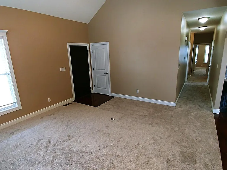 1403 Nottingham Dr — Photo 11