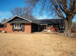 2211 Melrose Ln, Salina, KS 67401