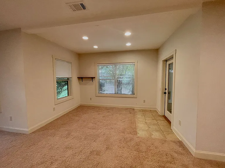 253 Solamere Ln — Photo 20
