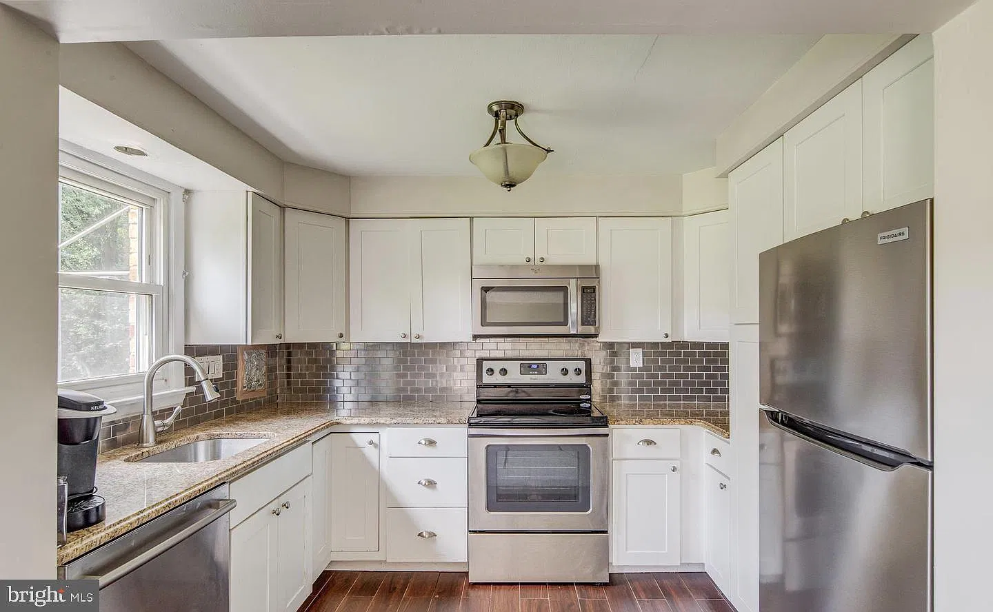 204 Warwick Rd — Photo 3