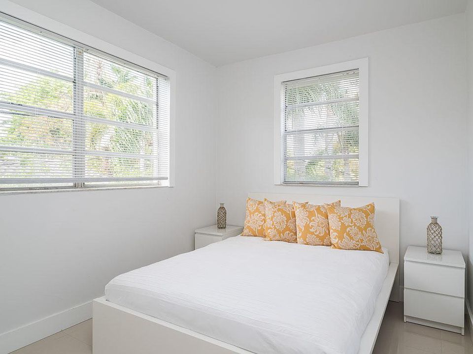 2nd image of 356 W 46th St APT 2