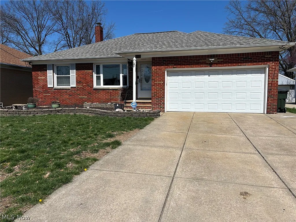 26361 Elinore Ave photo 1