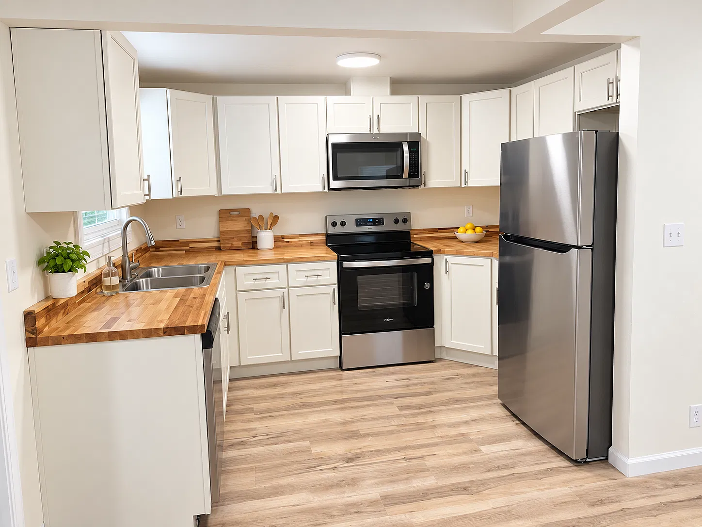 3 bed, 1096 sqft, $1,750 — Photo 3
