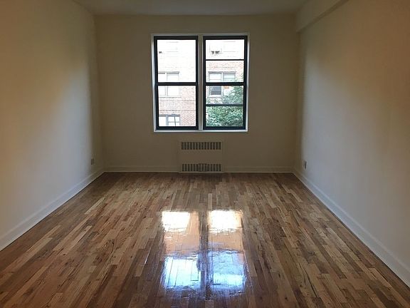 4th image of 7412 35th Ave APT 511