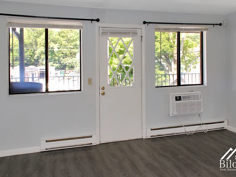 242 Waterman Avenue — Photo 51