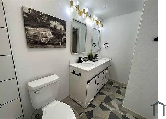 2 bed, 927 sqft, $1,775 — Photo 3