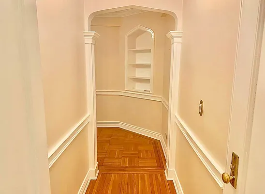 Rented by RealTegrity NY LLC | media 37