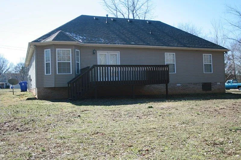Building Photo - 110 Larkspur Ct