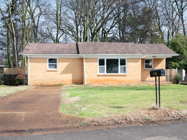 1709 Canterbury Cir NW, Huntsville, AL 35816