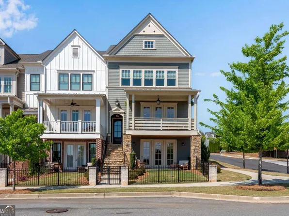 917 S On Main Dr, Woodstock, GA 30188