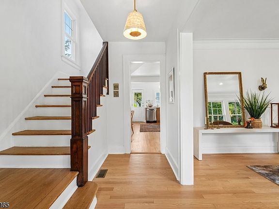 2nd image of 28 Oberlin St