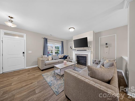 4th image of 5137 Thomasville Dr