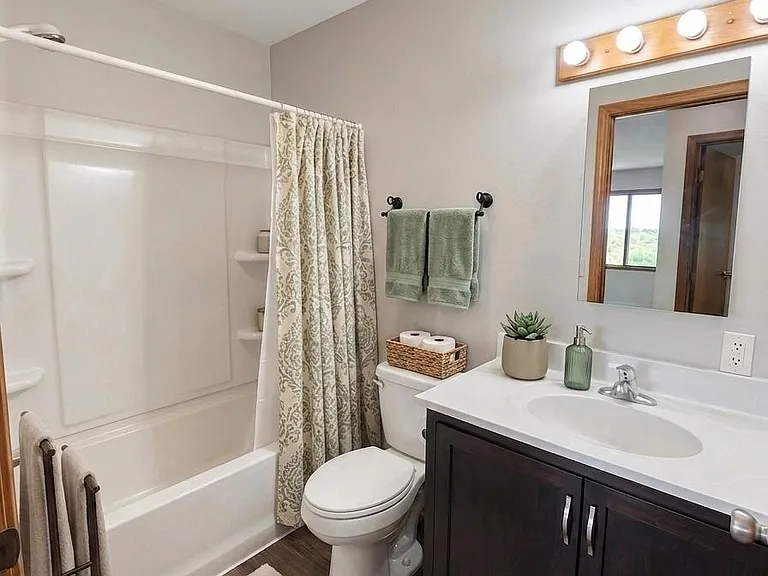 Riverine Apartments — Photo 1