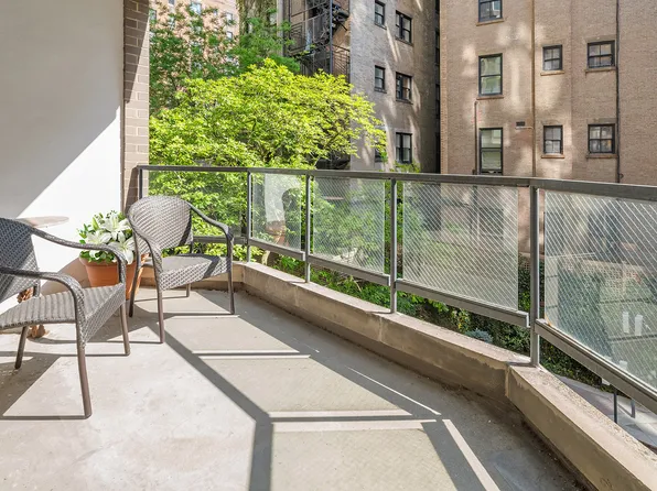 37 West 12th Street 3D image 3 of 9