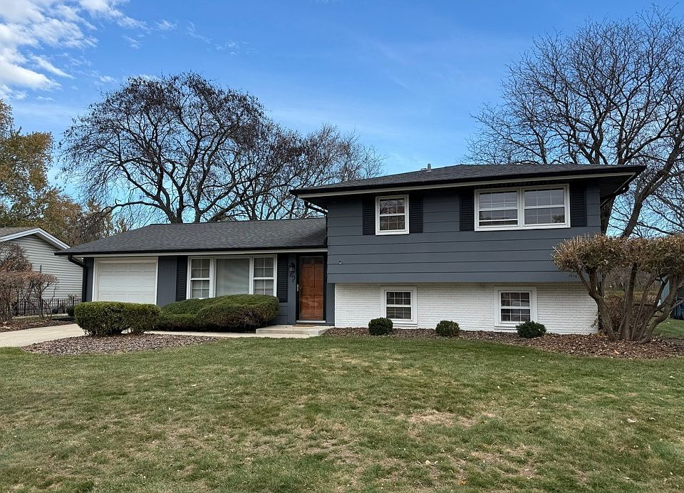 1st image of 813 Cornell Ln