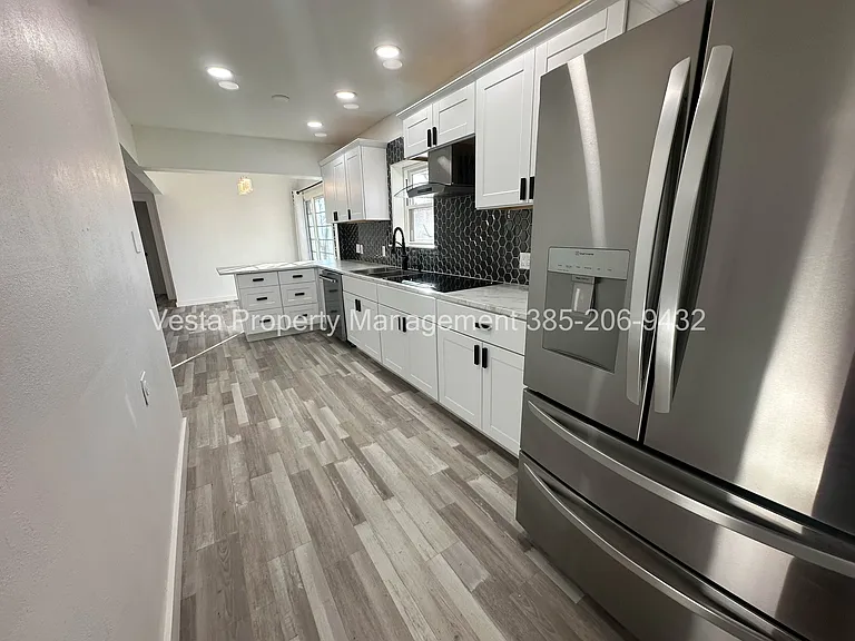 852 Canyon Rd #1 — Photo 6