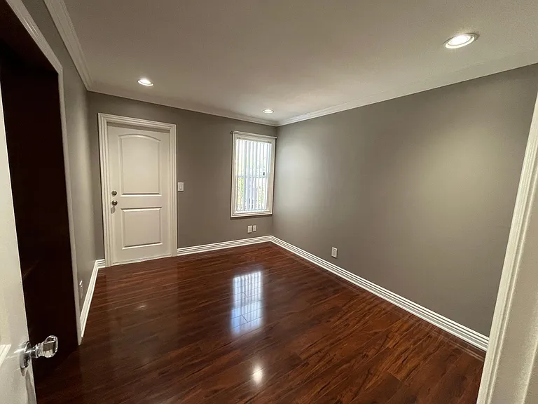 407 N Clinton St — Photo 19