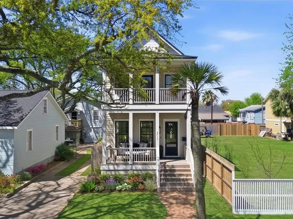 4712 Avenue Q, Galveston, TX 77551