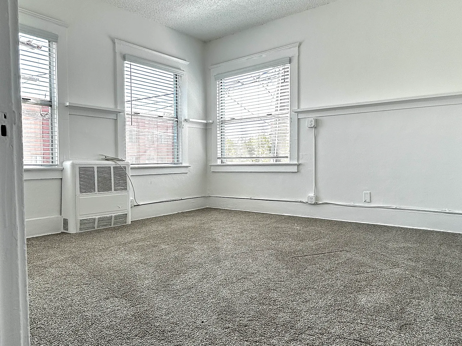 Studio, 500 sqft, $1,995 — Photo 3